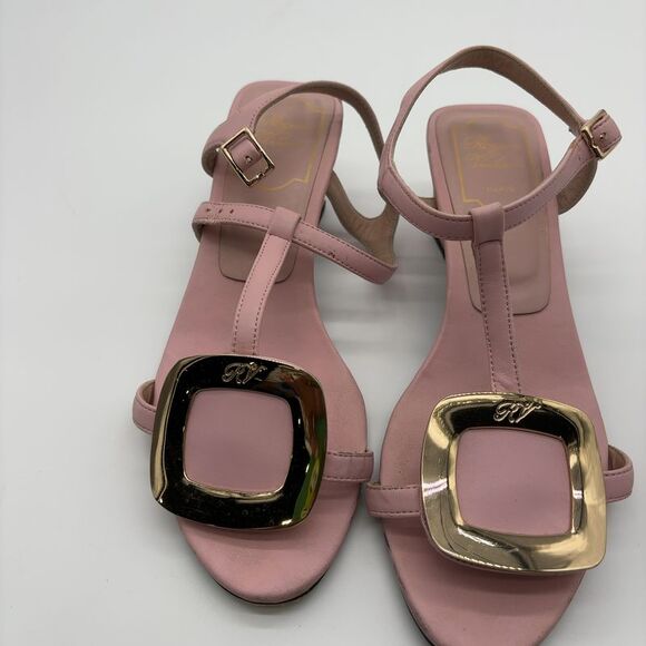 Roger Vivier Shoes - Roger Vivier Roger Vivier T-strap Chip Sandals in light pink